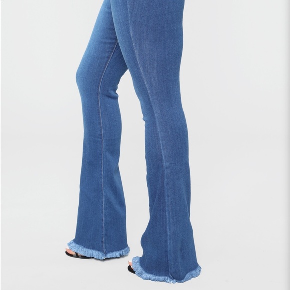 New With Tag High Rise Fray Hem Blue Jeans- Size 7 - Picture 3 of 6